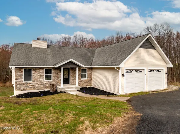 $549,999 | 14 Fiddlers Lane, Poestenkill, NY 12140