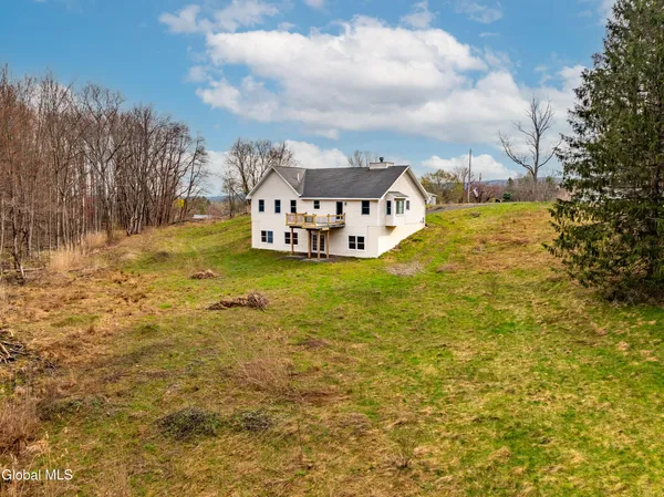 $549,999 | 14 Fiddlers Lane, Poestenkill, NY 12140