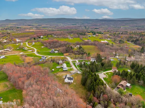 $549,999 | 14 Fiddlers Lane, Poestenkill, NY 12140