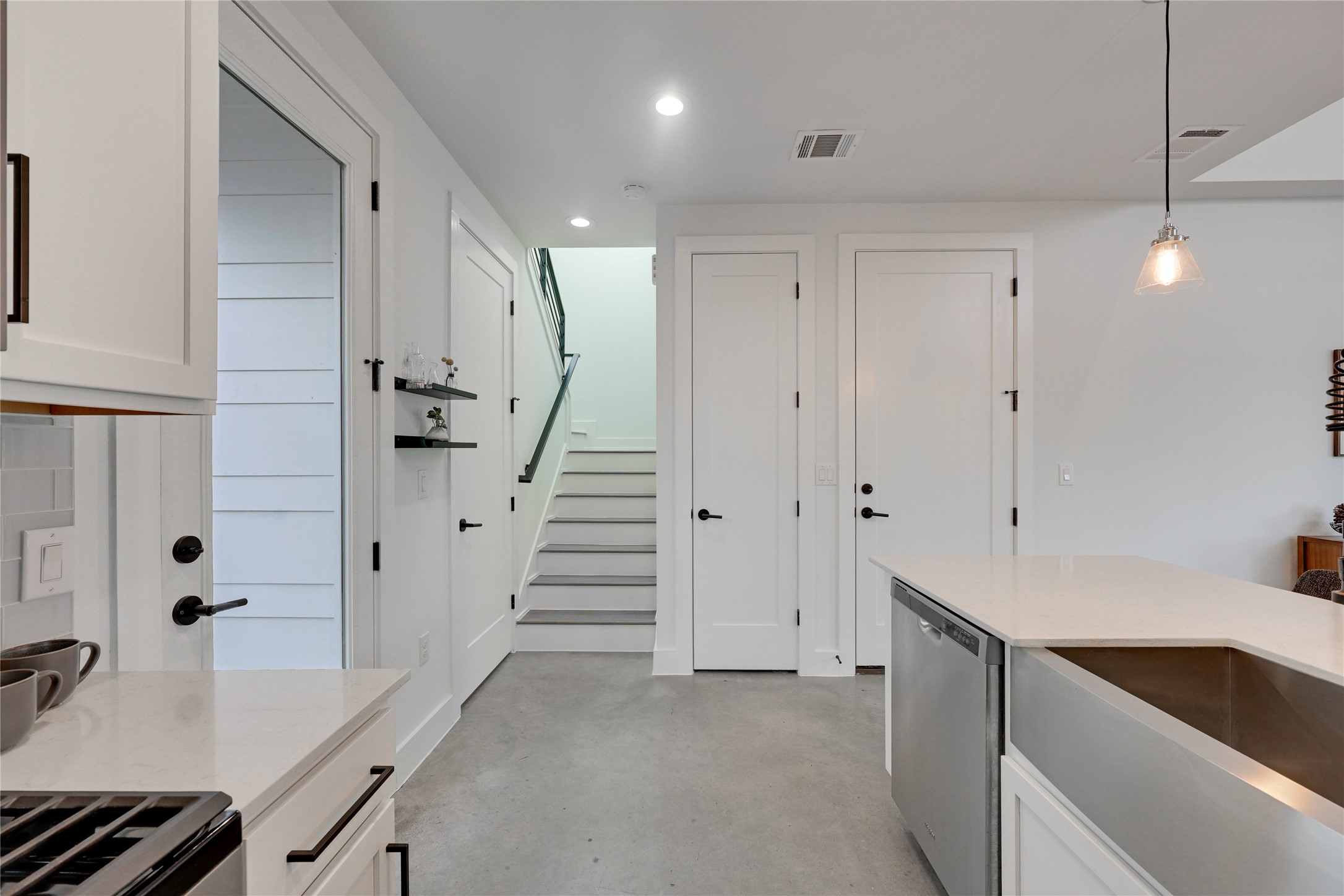 1208 Walnut Avenue, Unit 2 Austin, TX 78702 - Photo 11 of 35