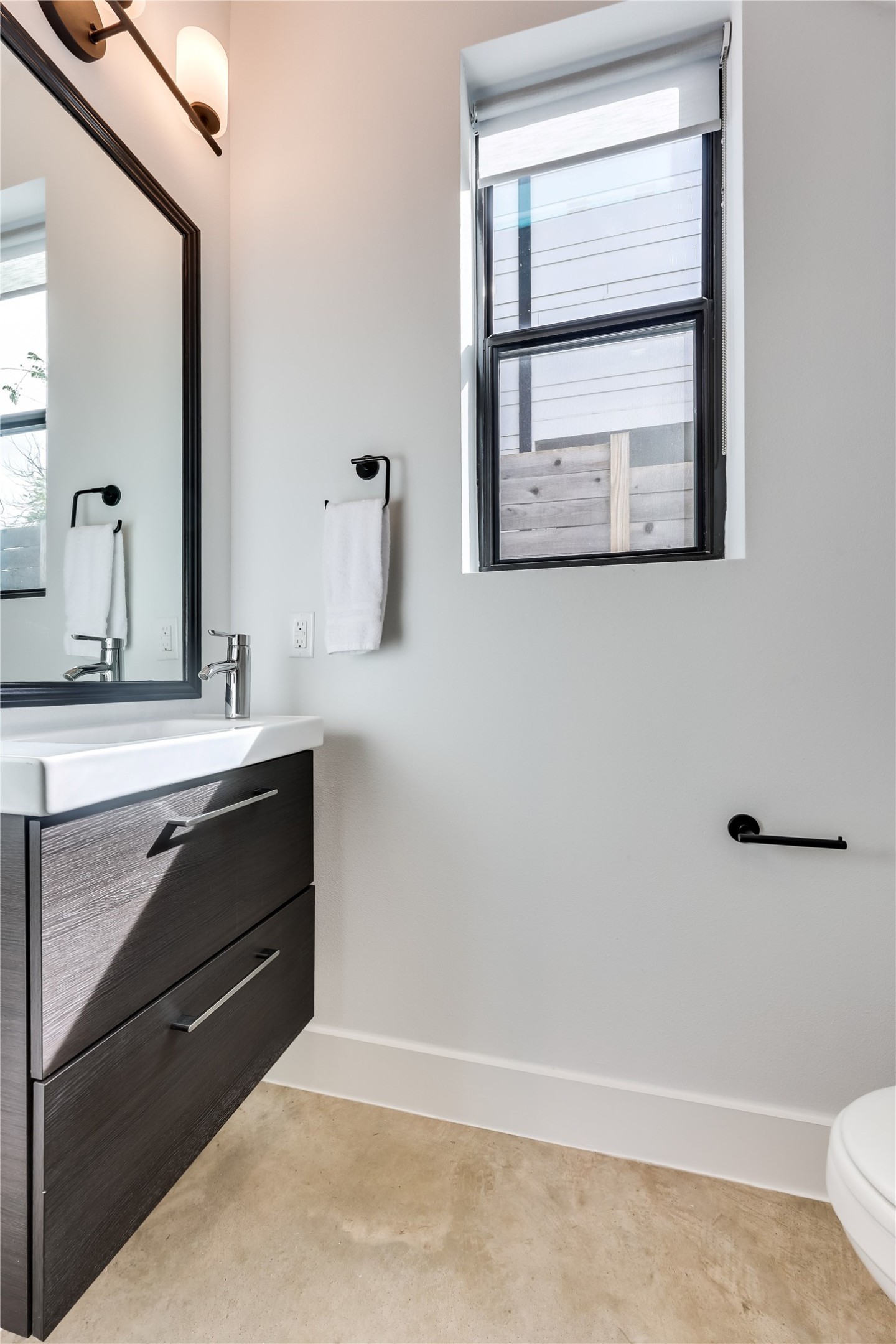 1208 Walnut Avenue, Unit 2 Austin, TX 78702 - Photo 12 of 35
