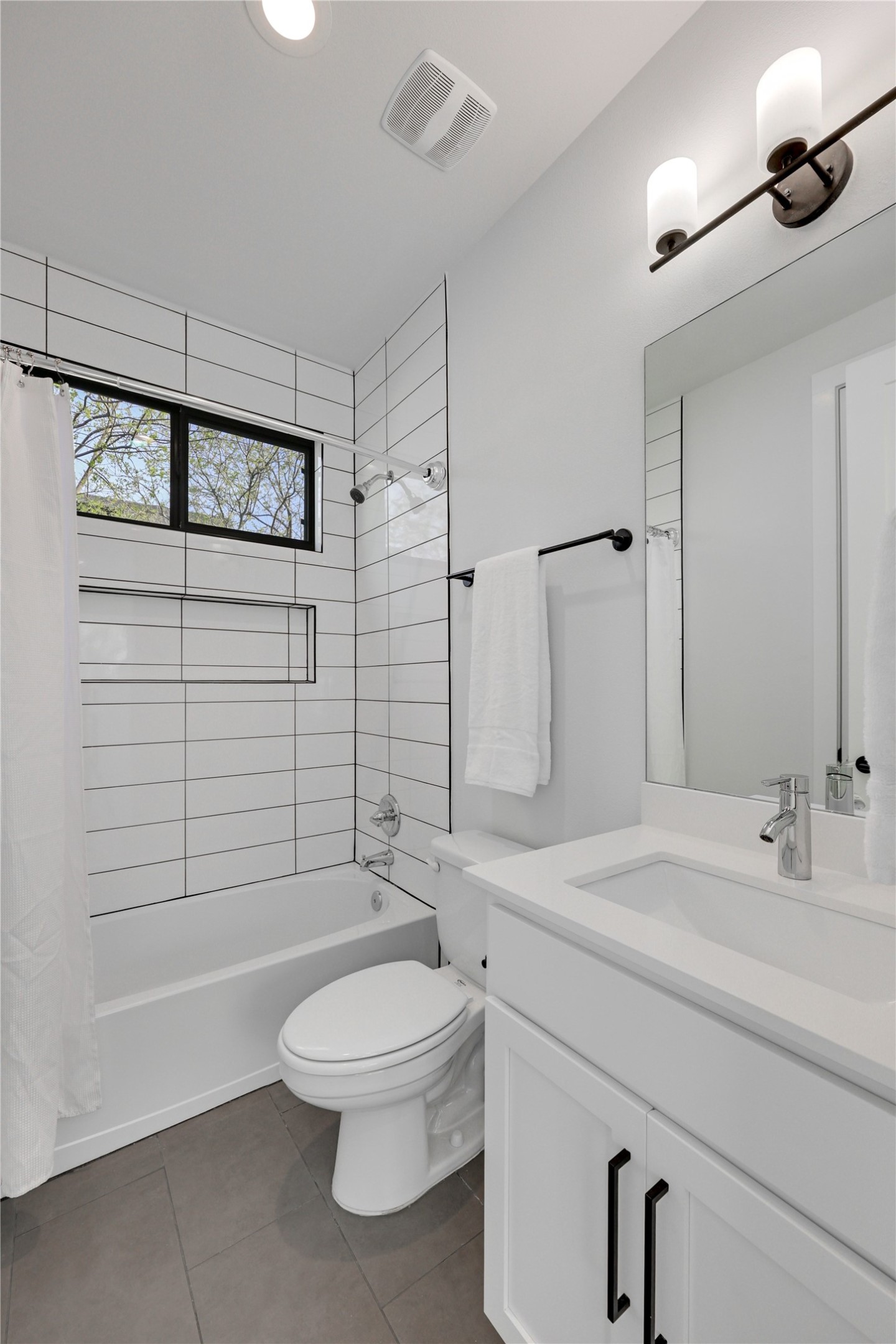 1208 Walnut Avenue, Unit 2 Austin, TX 78702 - Photo 25 of 35