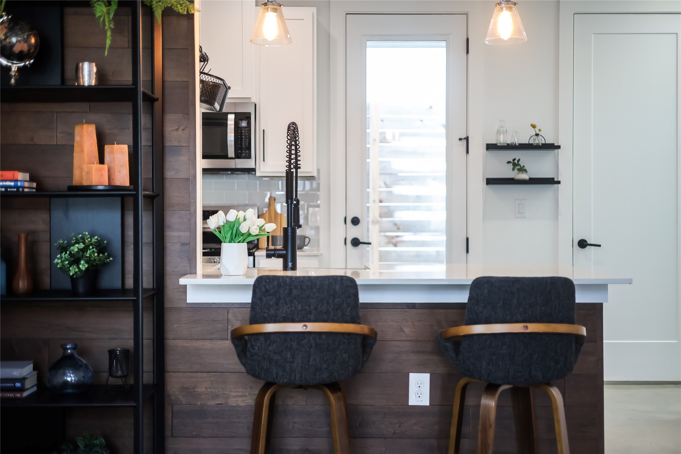 1208 Walnut Avenue, Unit 2 Austin, TX 78702 - Photo 8 of 35