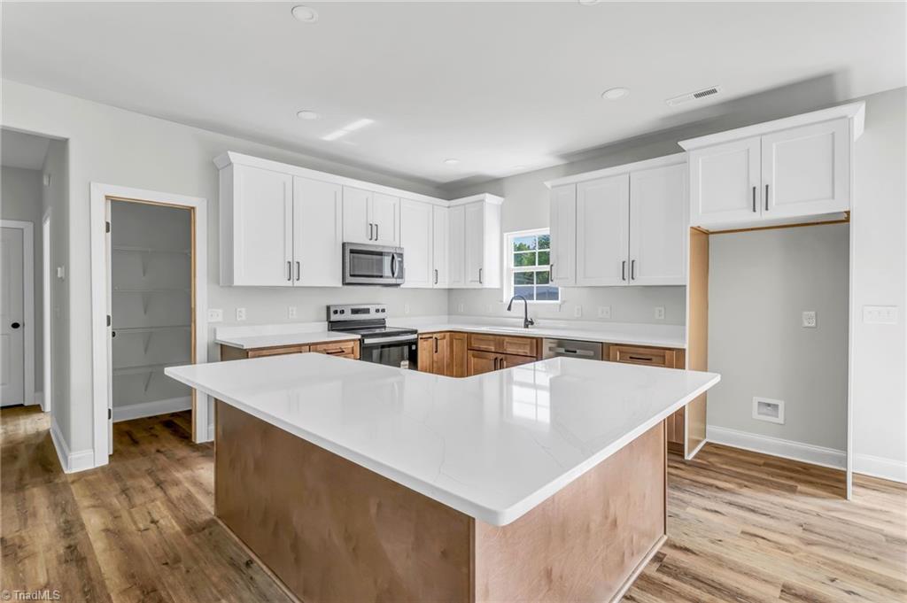 4096 St Johns Street High Point, NC 27265 - Photo 7 of 19