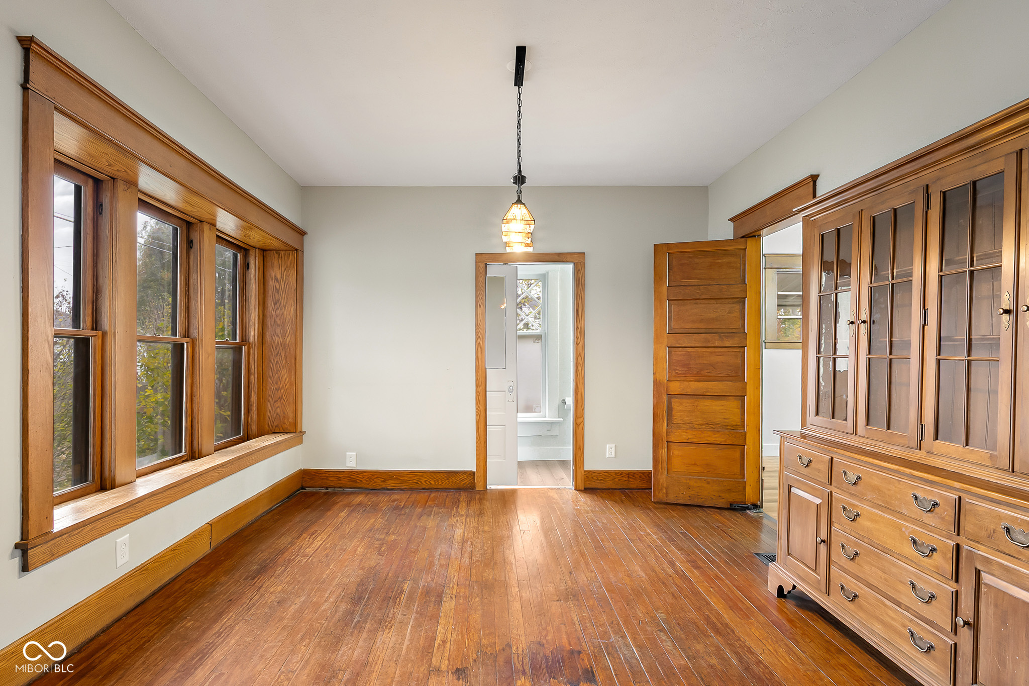 818 Sycamore Street Columbus, IN 47201 - Photo 14 of 52