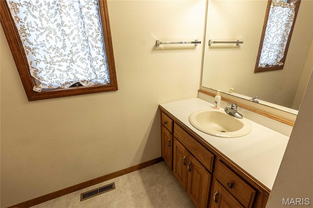 900 Country Lane Rolla, MO 65401 - Photo 19 of 83