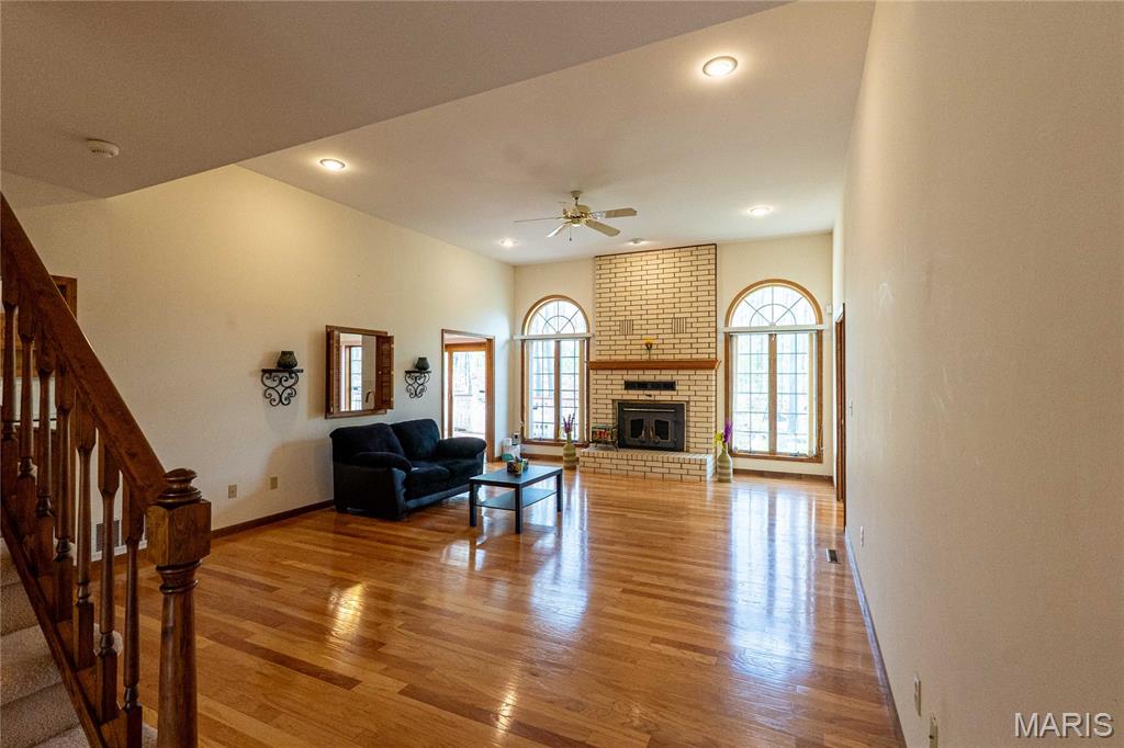900 Country Lane Rolla, MO 65401 - Photo 3 of 83