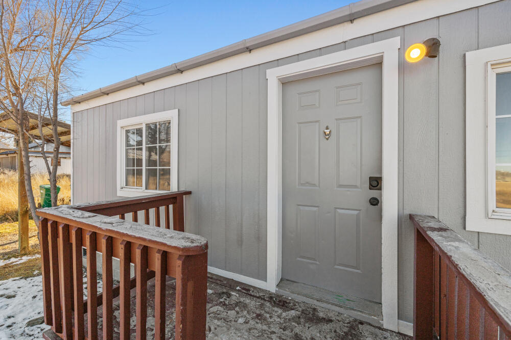 214 Gage Road Klamath Falls, OR 97601 - Photo 7 of 33 214GageRd-34