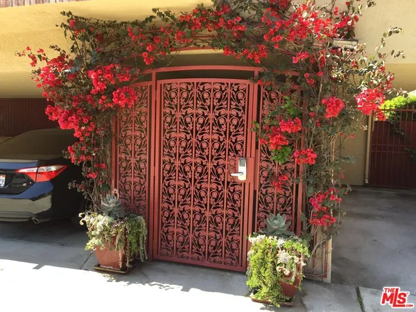 $2,695 | 1731 Camden Avenue, Unit 4, Los Angeles, CA 90025