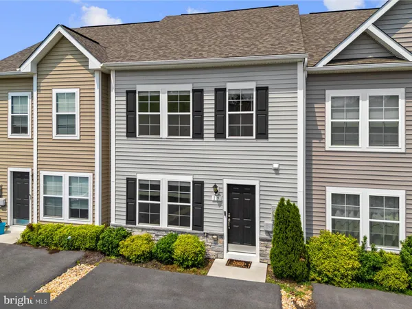 $270,000 | 19 Loblolly Drive, Bunker Hill, WV 25413