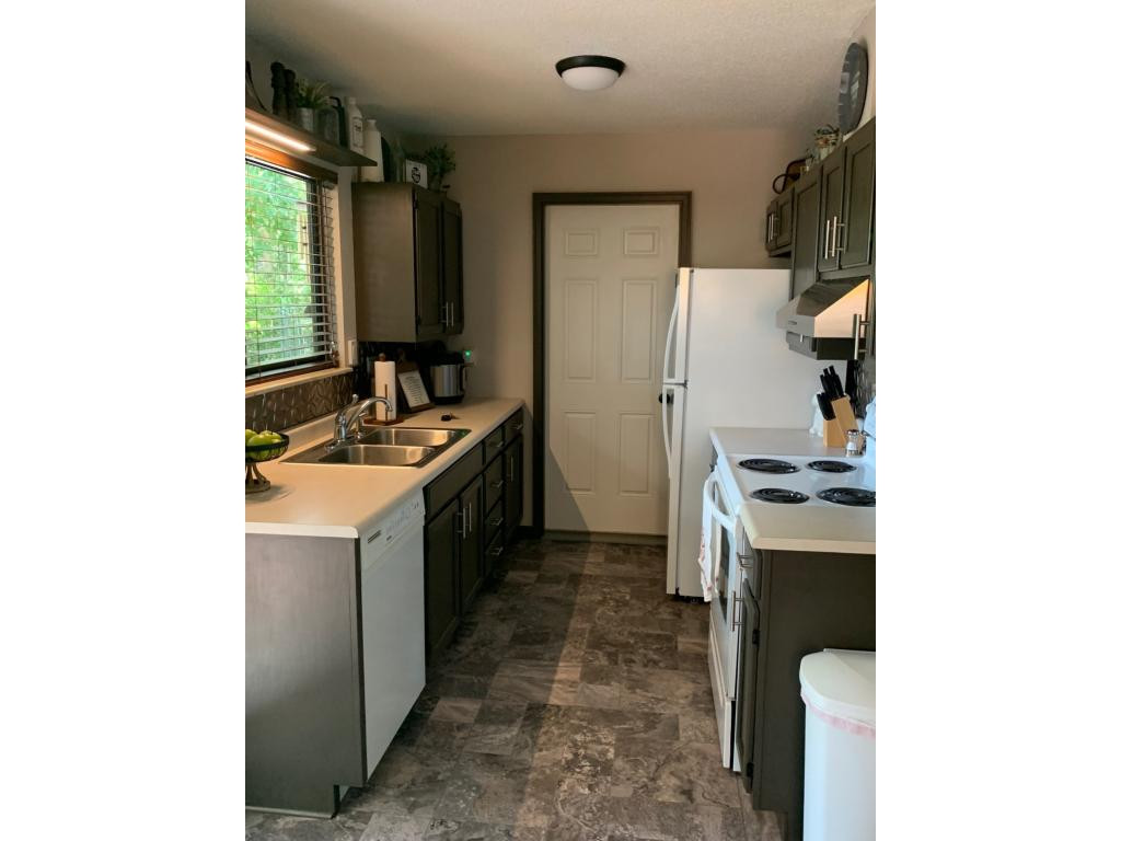 695 Rolling Hills Road Greeneville, TN 37743 - Photo 10 of 33 KITCHEN