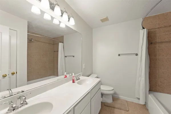 $2,500 | 44 Parkway Place, Houston, TX 77040