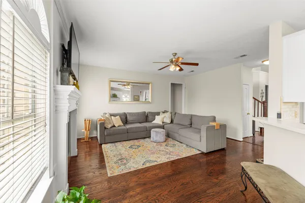 $2,500 | 44 Parkway Place, Houston, TX 77040