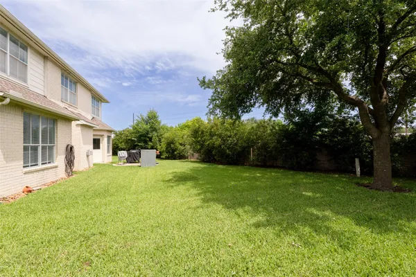 $2,500 | 44 Parkway Place, Houston, TX 77040