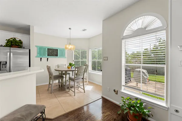 $2,500 | 44 Parkway Place, Houston, TX 77040