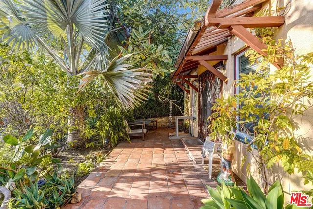 a view of outdoor space yard and patio