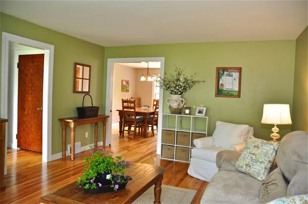 331 Goldthwaite Road Northbridge, MA 01588 - Photo 11 of 23 a living room with furniture