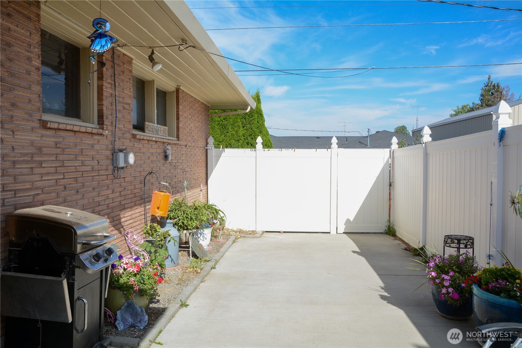 310 West 9th Avenue Ritzville, WA 99169 - Photo 33 of 38 a view of a house with potted plants