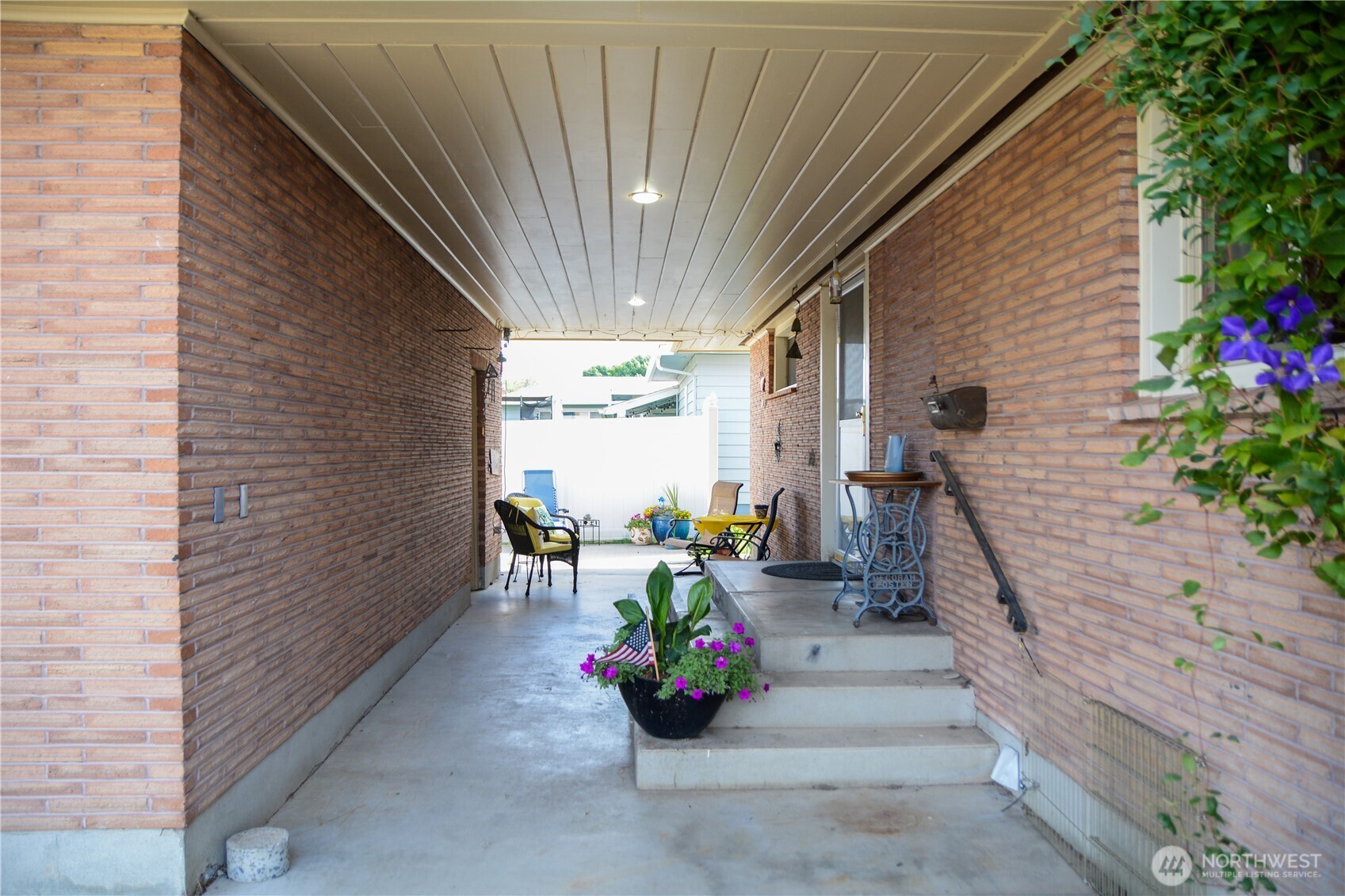 310 West 9th Avenue Ritzville, WA 99169 - Photo 35 of 38 a view of entryway with patio