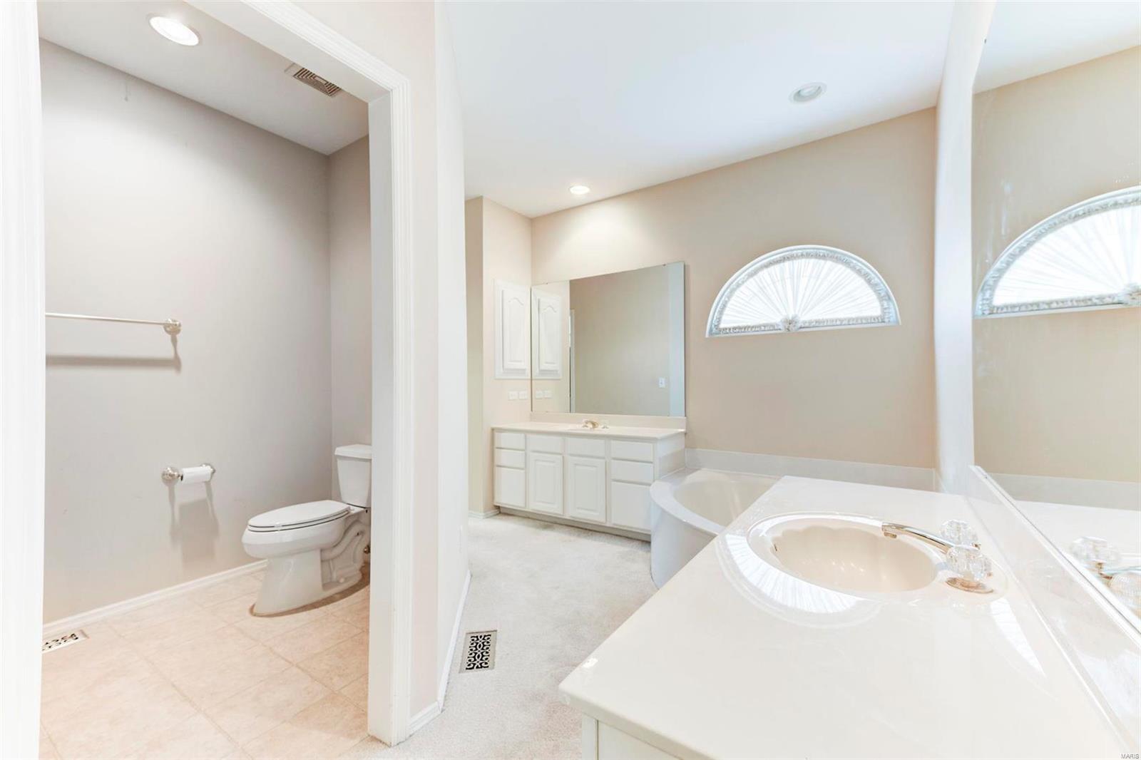 6006 Hagemann Road St. Louis, MO 63128 - Photo 8 of 32 Gallery Image 8