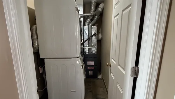 $2,900 | 3015 Kentshire Circle, Naperville, IL 60564