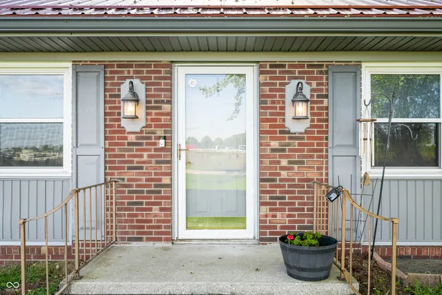 $240,000 | 4734 Cloverleaf Drive, Seymour, IN 47274