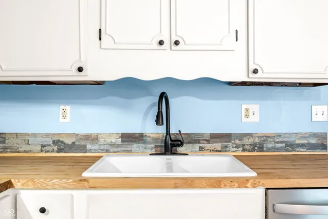 $240,000 | 4734 Cloverleaf Drive, Seymour, IN 47274