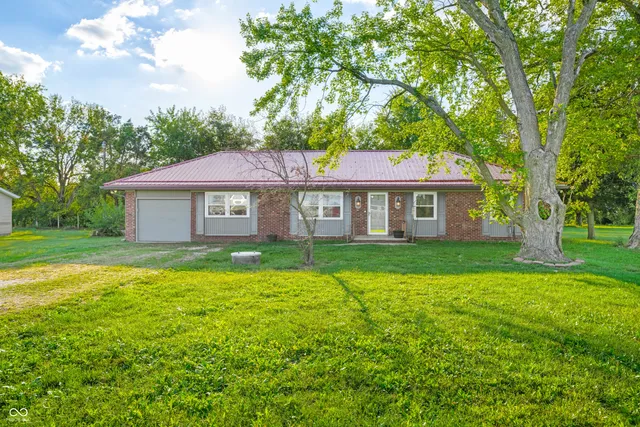 $240,000 | 4734 Cloverleaf Drive, Seymour, IN 47274