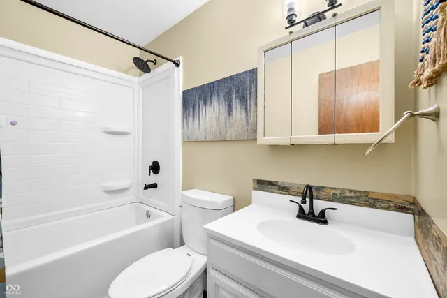 $240,000 | 4734 Cloverleaf Drive, Seymour, IN 47274