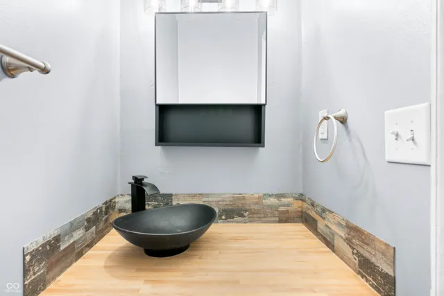 $240,000 | 4734 Cloverleaf Drive, Seymour, IN 47274