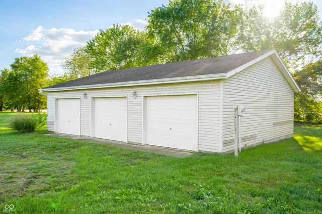 $240,000 | 4734 Cloverleaf Drive, Seymour, IN 47274