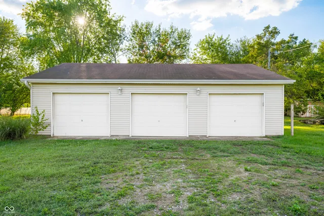 $240,000 | 4734 Cloverleaf Drive, Seymour, IN 47274