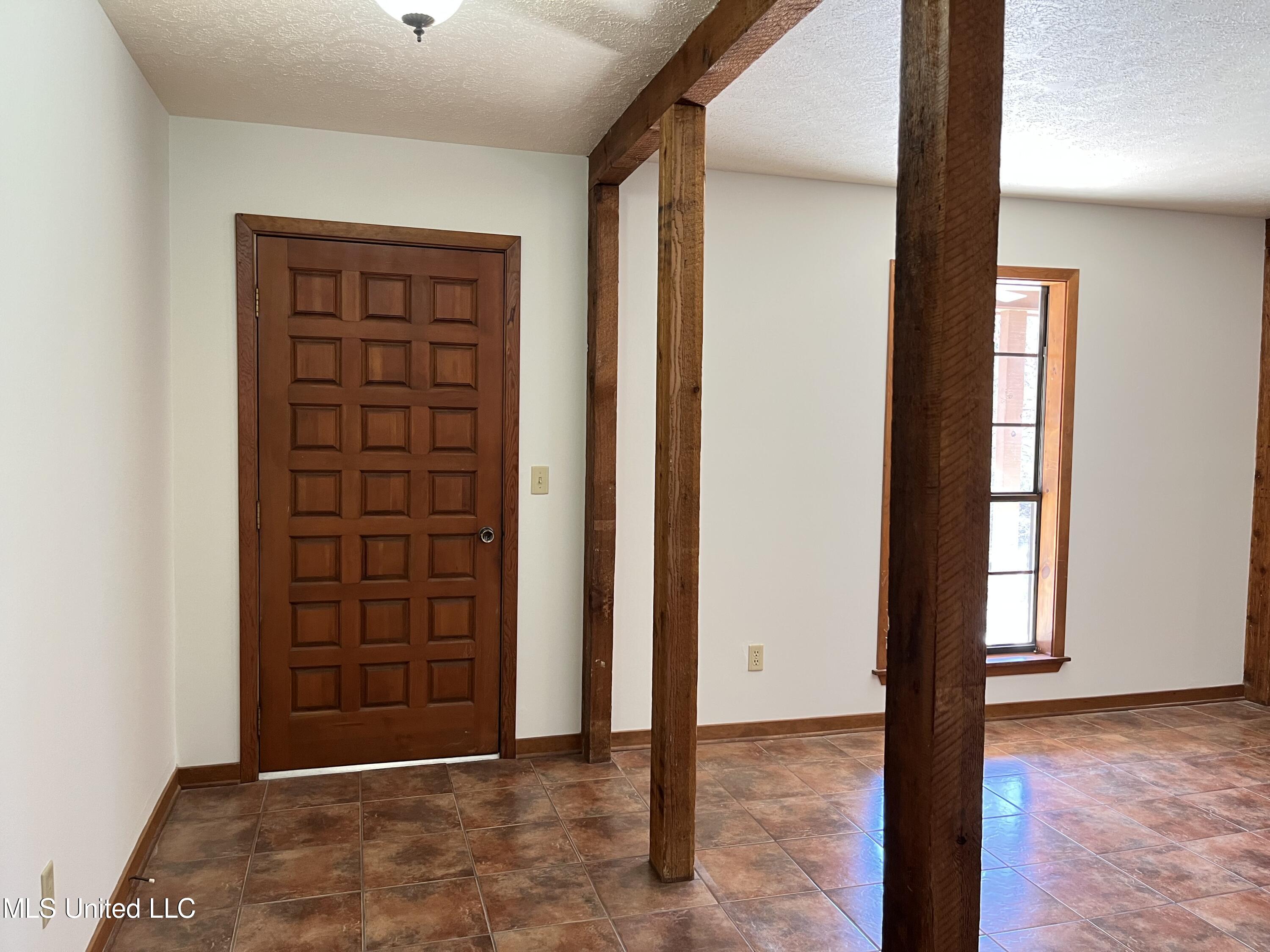 1858 Florence-Byram Road Florence, MS 39073 - Photo 22 of 61 IMG_9549