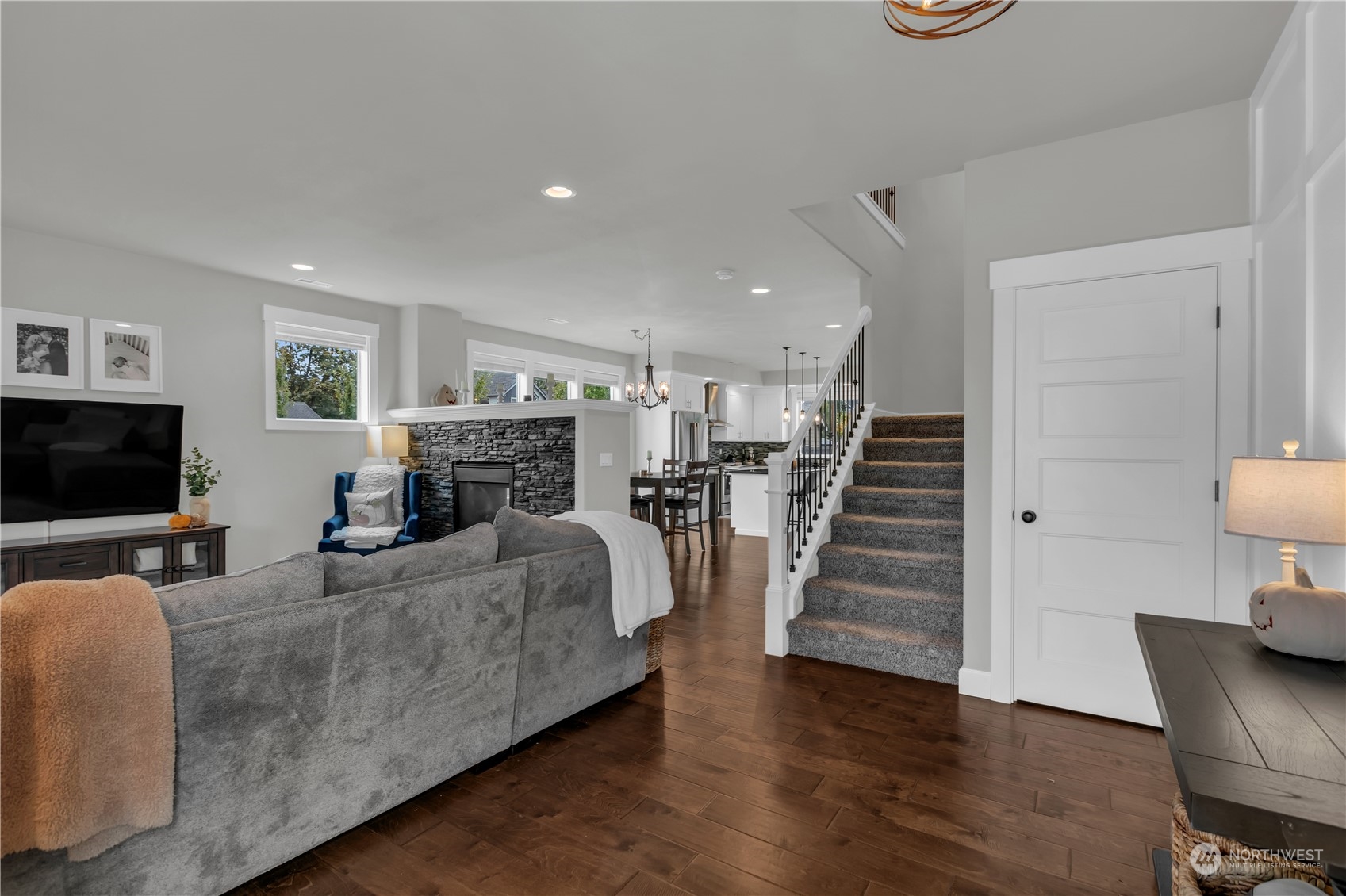 14912 Benton Loop Sumner, WA 98390 - Photo 4 of 40 Gallery Image 4