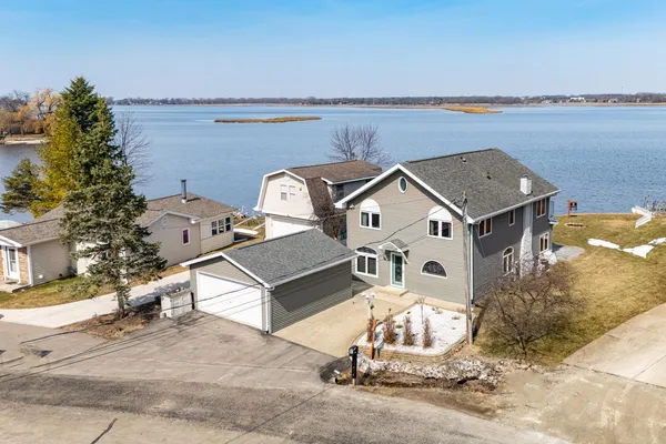 $689,900 | 2210 Westwind Road, Oshkosh, WI 54904