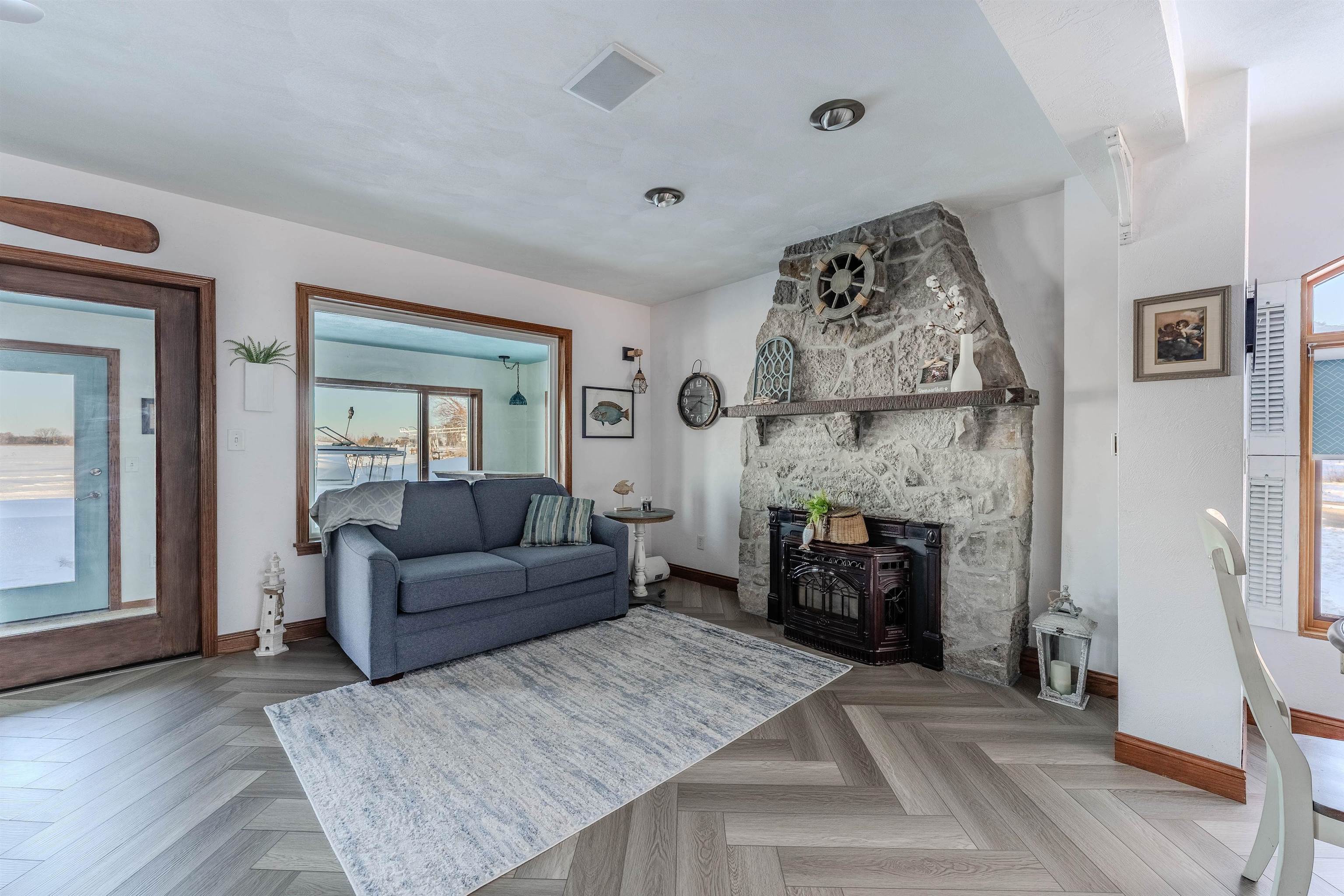 2210 Westwind Road Oshkosh, WI 54904 - Photo 15 of 64