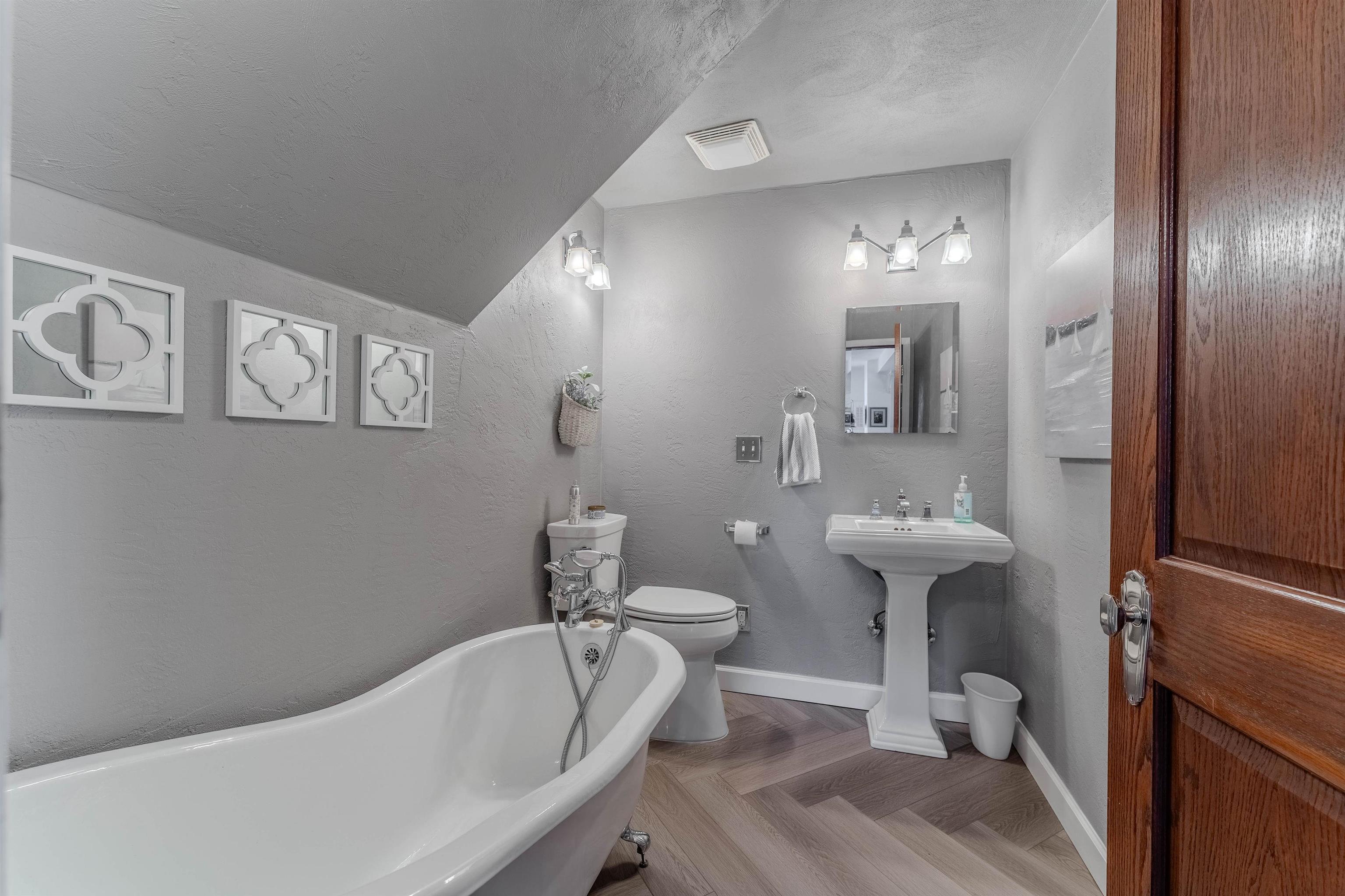 2210 Westwind Road Oshkosh, WI 54904 - Photo 32 of 64