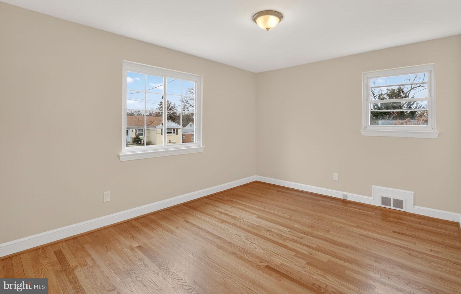 4503 Woodfield Road Kensington, MD 20895 - Photo 20 of 30 Bright and airy space with natural light.