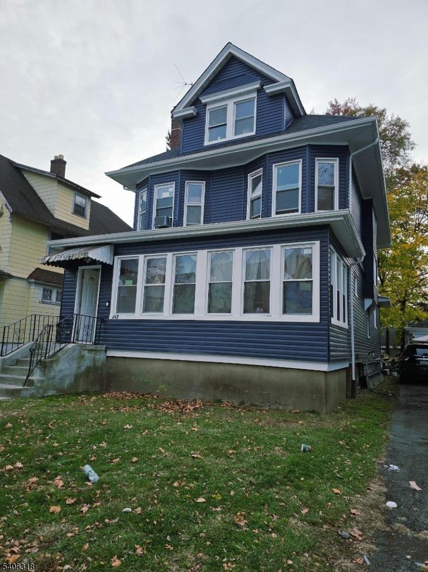 237 Rutledge Avenue East Orange, NJ 07017 - Photo 2 of 2