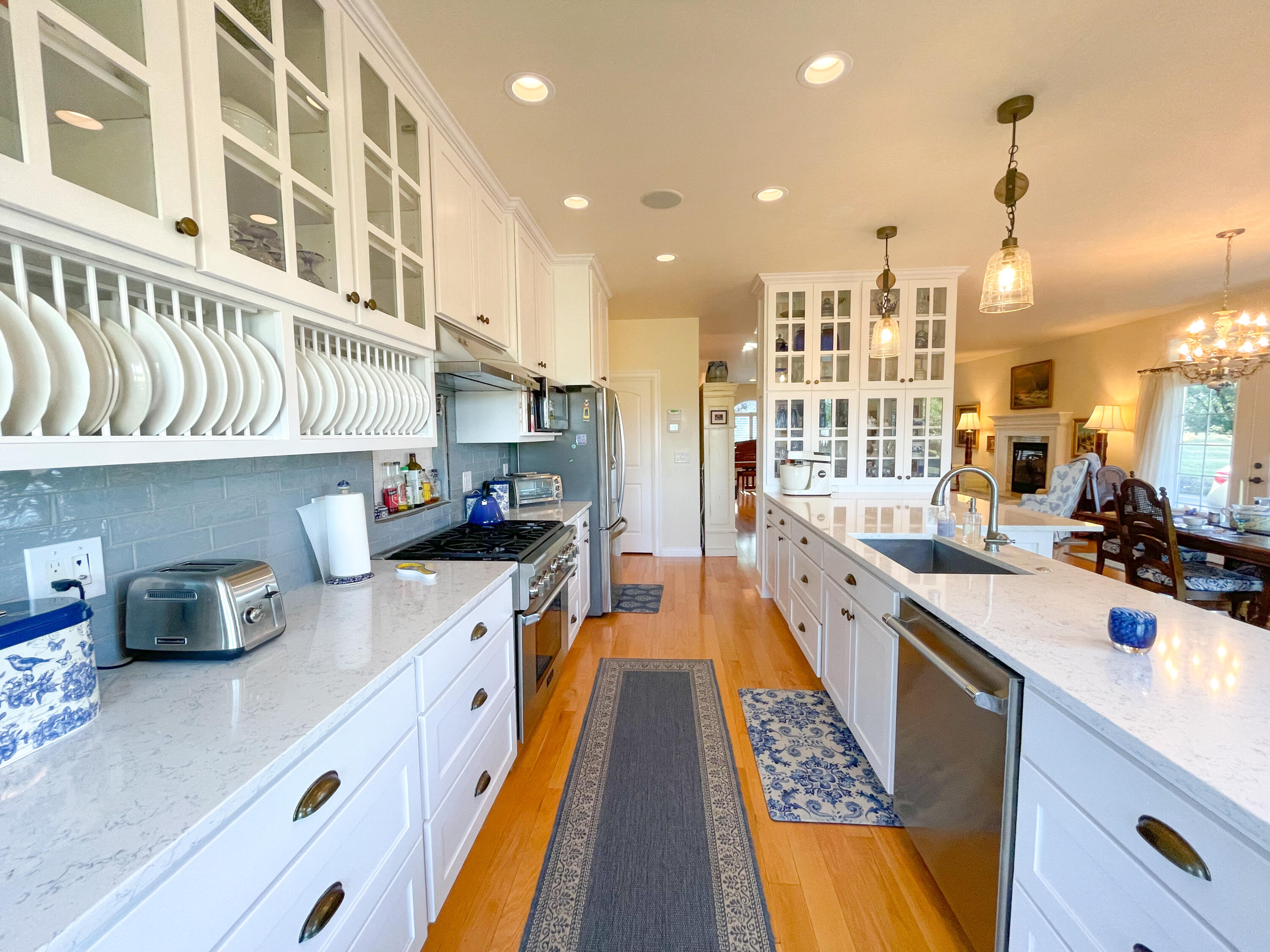 2994 Freeland Road Central Point, OR 97502 - Photo 14 of 66 Kitchen2