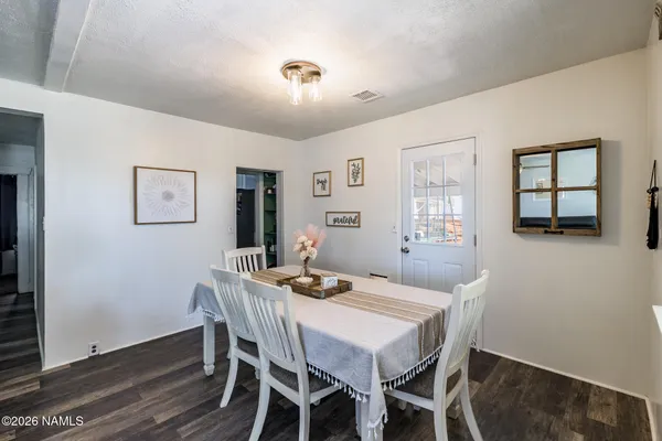 $230,000 | 901 North Warren Avenue, Winslow, AZ 86047