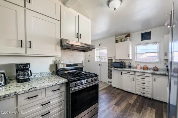 $230,000 | 901 North Warren Avenue, Winslow, AZ 86047