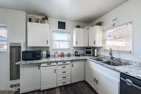 $230,000 | 901 North Warren Avenue, Winslow, AZ 86047