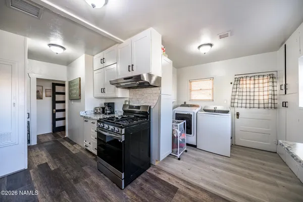 $230,000 | 901 North Warren Avenue, Winslow, AZ 86047