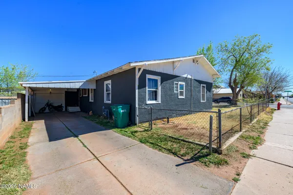 $230,000 | 901 North Warren Avenue, Winslow, AZ 86047