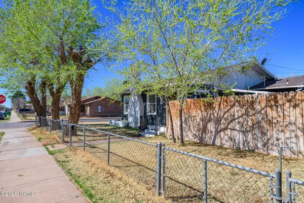 $230,000 | 901 North Warren Avenue, Winslow, AZ 86047