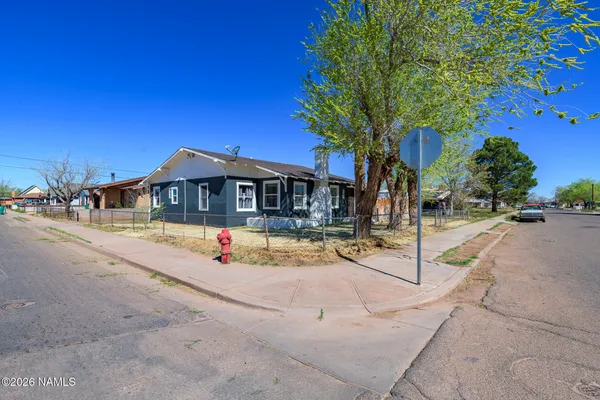 $230,000 | 901 North Warren Avenue, Winslow, AZ 86047