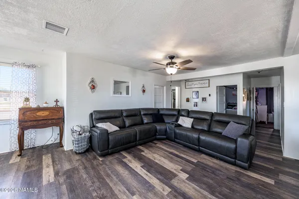 $230,000 | 901 North Warren Avenue, Winslow, AZ 86047