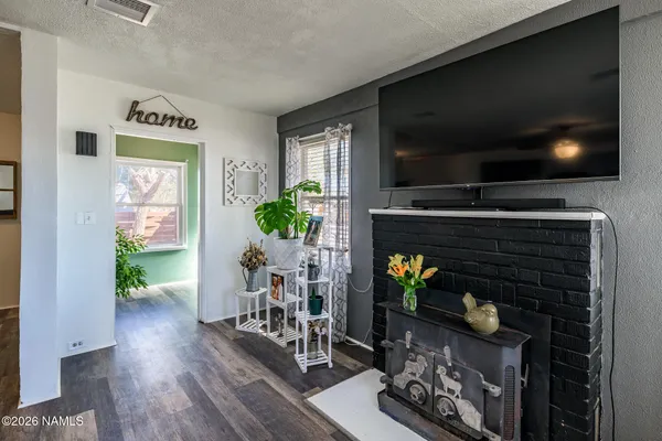 $230,000 | 901 North Warren Avenue, Winslow, AZ 86047