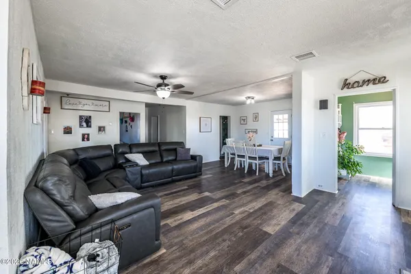 $230,000 | 901 North Warren Avenue, Winslow, AZ 86047